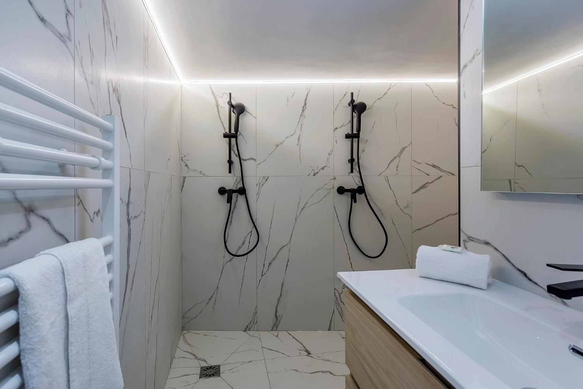 Suite Romantique Balneo Centre Lione Esterno foto