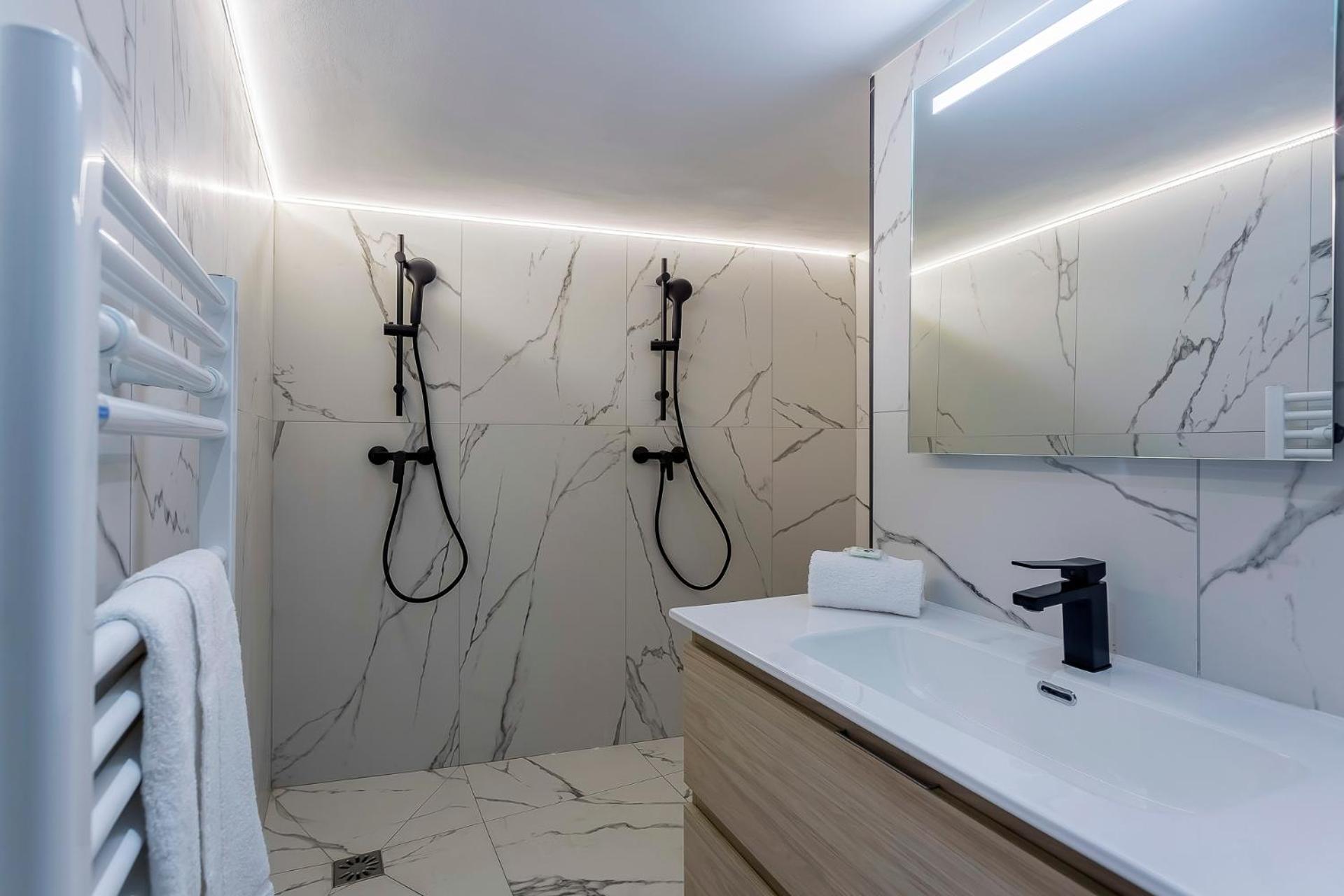 Suite Romantique Balneo Centre Lione Esterno foto
