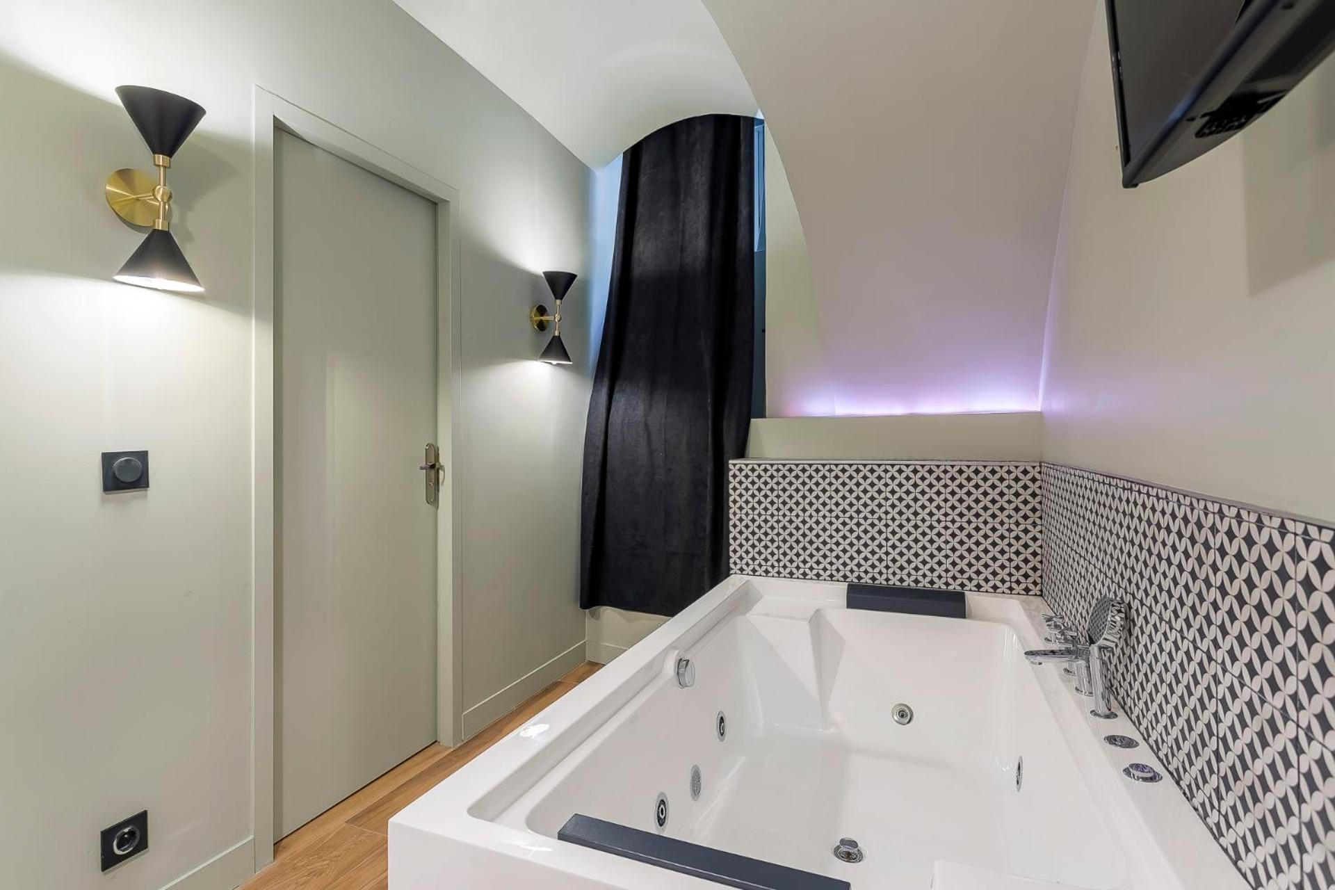 Suite Romantique Balneo Centre Lione Esterno foto